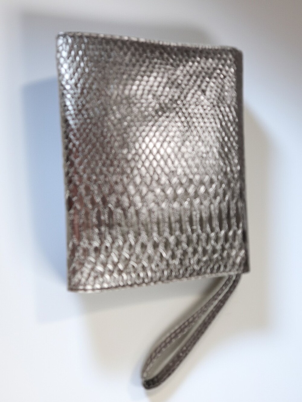 Neiman Marcus Clutch Purse Silver Metallic Crocodile Faux Leather Wristlet - Picture 4 of 10